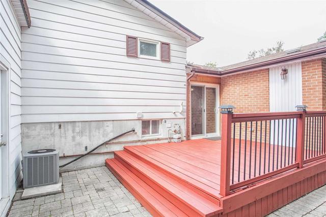 2 Sir Ector Crt, House detached with 3 bedrooms, 2 bathrooms and 4 parking in Markham ON | Image 16