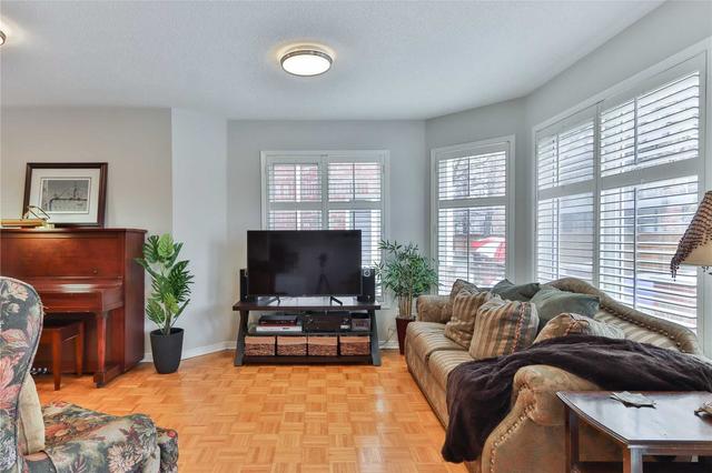 121 - 18 Clark Ave W, Townhouse with 2 bedrooms, 3 bathrooms and 2 parking in Vaughan ON | Image 12