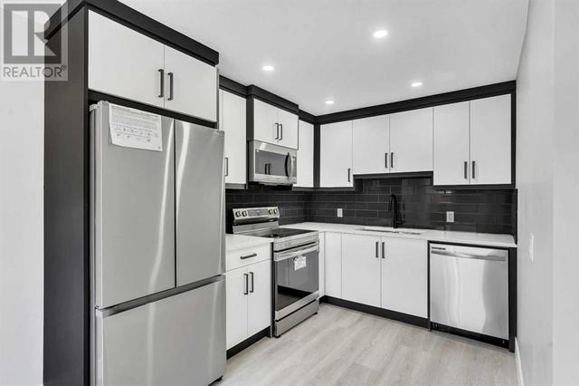 4312 5 Avenue Se, House attached with 3 bedrooms, 1 bathrooms and 2 parking in Calgary AB | Image 5
