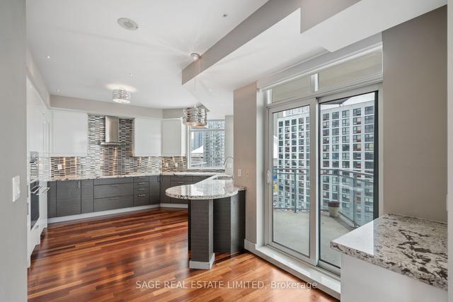 lph08 - 410 Queens Quay W, Condo with 2 bedrooms, 3 bathrooms and 1 parking in Toronto ON | Image 6