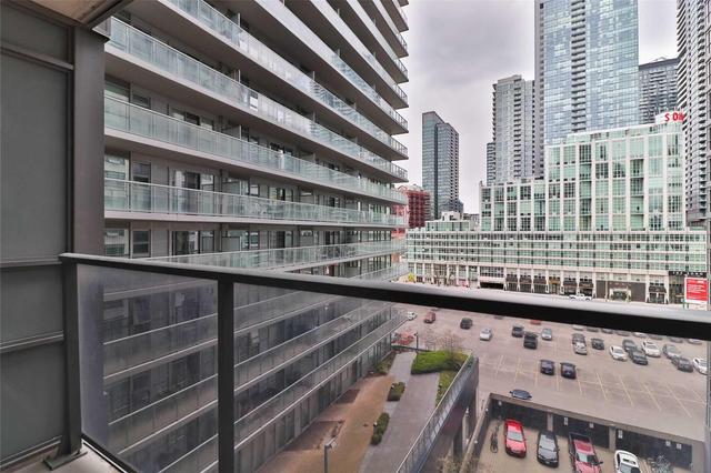 820 - 20 Blue Jays Way, Condo with 1 bedrooms, 1 bathrooms and 1 parking in Toronto ON | Image 19