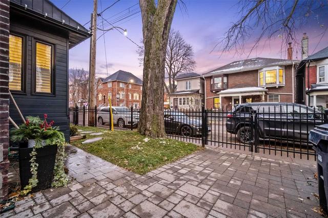278 Logan Ave, House semidetached with 3 bedrooms, 3 bathrooms and 0 parking in Toronto ON | Image 33