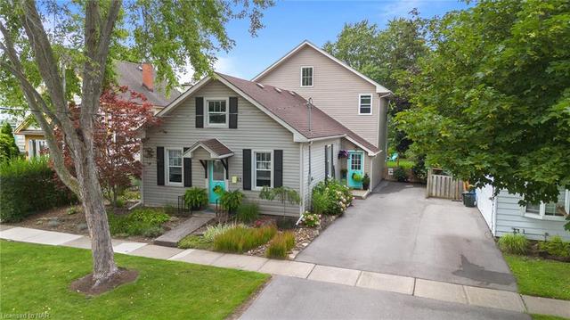 43 Dexter Street, House detached with 3 bedrooms, 2 bathrooms and 3 parking in St. Catharines ON | Image 1