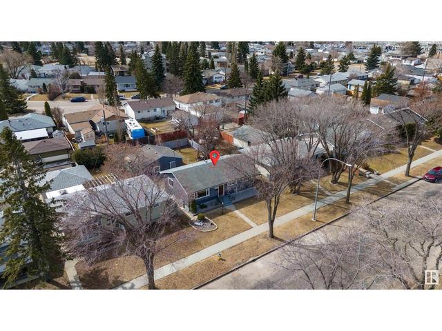 16011 92 Av Nw, House detached with 5 bedrooms, 2 bathrooms and null parking in Edmonton AB | Image 45