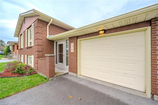 577 Highpoint Avenue, House detached with 5 bedrooms, 2 bathrooms and 3 parking in Waterloo ON | Image 34