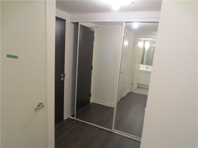 2707 - 5 Valhalla Inn Rd, Condo with 1 bedrooms, 1 bathrooms and 1 parking in Toronto ON | Image 6