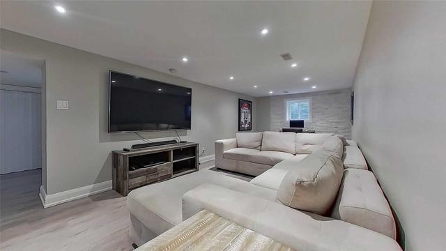 101 Fran Dr, House detached with 3 bedrooms, 2 bathrooms and 8 parking in Vaughan ON | Image 16