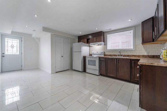 lower - 63 Vange Cres, House semidetached with 2 bedrooms, 1 bathrooms and 2 parking in Toronto ON | Card Image