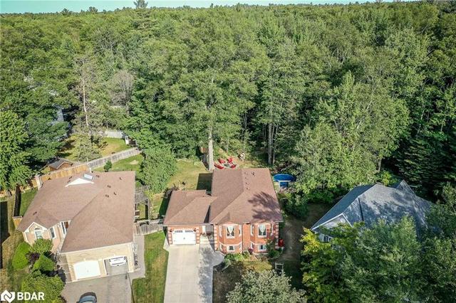 67 Riverdale Drive, House detached with 4 bedrooms, 2 bathrooms and 5 parking in Wasaga Beach ON | Image 3