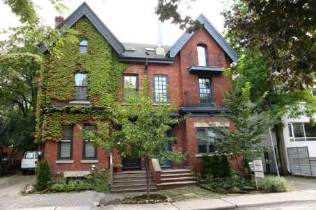 17 Boswell Ave, House semidetached with 2 bedrooms, 3 bathrooms and 3 parking in Toronto ON | Image 1