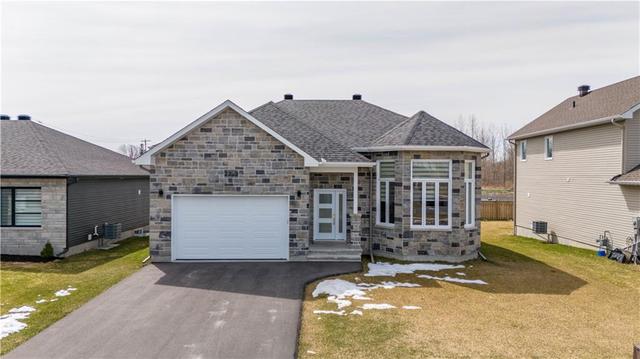2305 Sebastien Road, House detached with 3 bedrooms, 2 bathrooms and 5 parking in Cornwall ON | Image 1