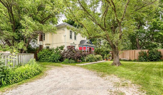 5411 Portage Rd, House detached with 4 bedrooms, 3 bathrooms and 6 parking in Niagara Falls ON | Image 2