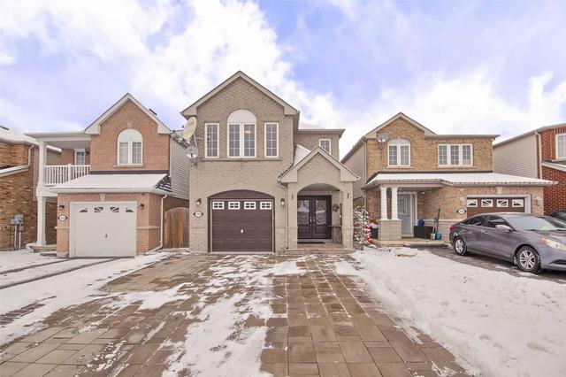 592 Mcbean Ave, House detached with 3 bedrooms, 3 bathrooms and 5 parking in Newmarket ON | Card Image