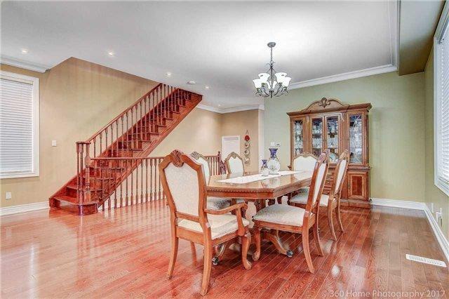1068 Eastmount Ave, House detached with 3 bedrooms, 4 bathrooms and 4 parking in Mississauga ON | Image 5
