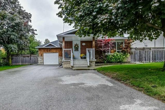 404 Simcoe Rd, House detached with 3 bedrooms, 2 bathrooms and 4 parking in Bradford West Gwillimbury ON | Image 2