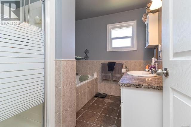 1669 Robert St, House detached with 3 bedrooms, 1 bathrooms and 3 parking in North Cowichan BC | Image 18