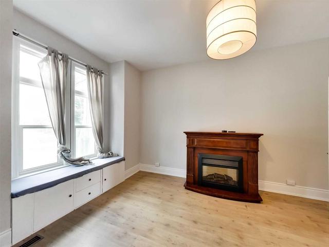 594 Indian Grve, House attached with 3 bedrooms, 2 bathrooms and 0 parking in Toronto ON | Image 17