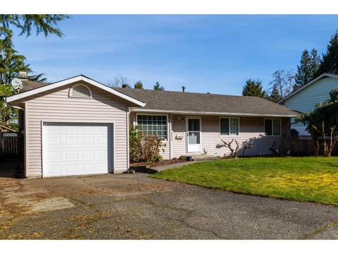 20111 49a Avenue, House detached with 3 bedrooms, 1 bathrooms and 3 parking in Langley BC | Card Image