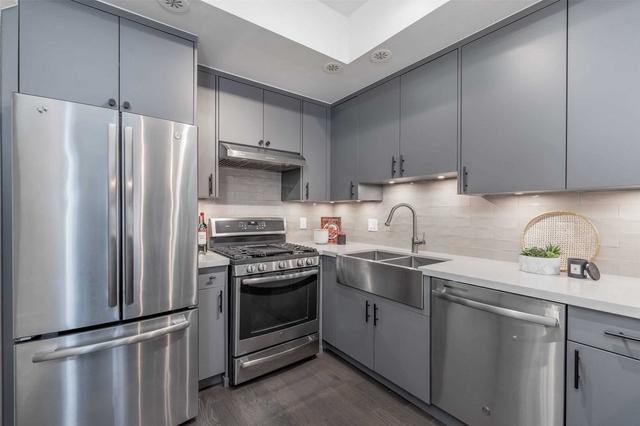th17 - 100 Coxwell Ave, Townhouse with 2 bedrooms, 3 bathrooms and 1 parking in Toronto ON | Image 2