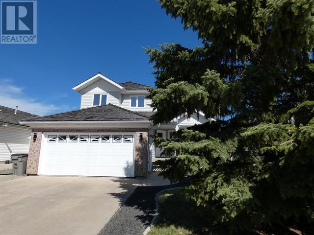 10232 75a Avenue, House detached with 4 bedrooms, 3 bathrooms and 8 parking in Grande Prairie AB | Card Image