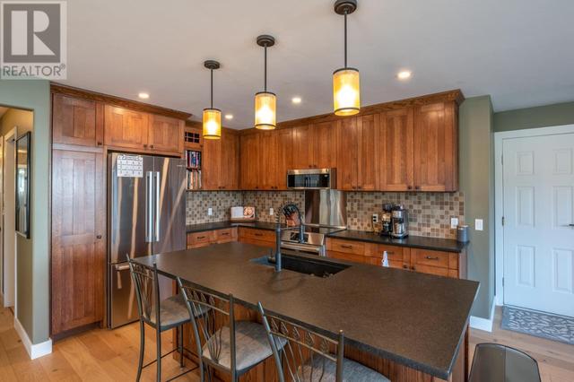 119 St Andrews Drive, House detached with 4 bedrooms, 2 bathrooms and 3 parking in Okanagan Similkameen I BC | Image 2