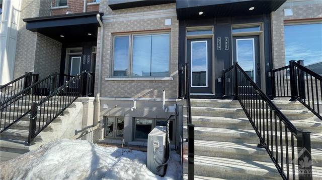 575 Ozawa Private, House attached with 2 bedrooms, 1 bathrooms and 1 parking in Ottawa ON | Image 2