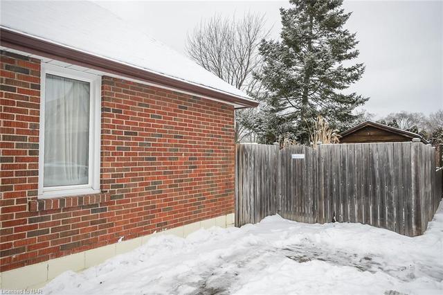233 Scott Street, House detached with 3 bedrooms, 1 bathrooms and null parking in St. Catharines ON | Image 25