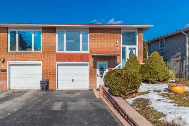 35 Heatherside Dr, House semidetached with 3 bedrooms, 2 bathrooms and 3 parking in Toronto ON | Image 1