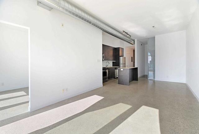 816 - 510 King St E, Condo with 2 bedrooms, 2 bathrooms and 1 parking in Toronto ON | Image 2