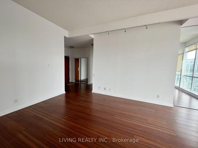 1907 - 30 Canterbury Pl, Condo with 2 bedrooms, 3 bathrooms and 2 parking in Toronto ON | Image 2