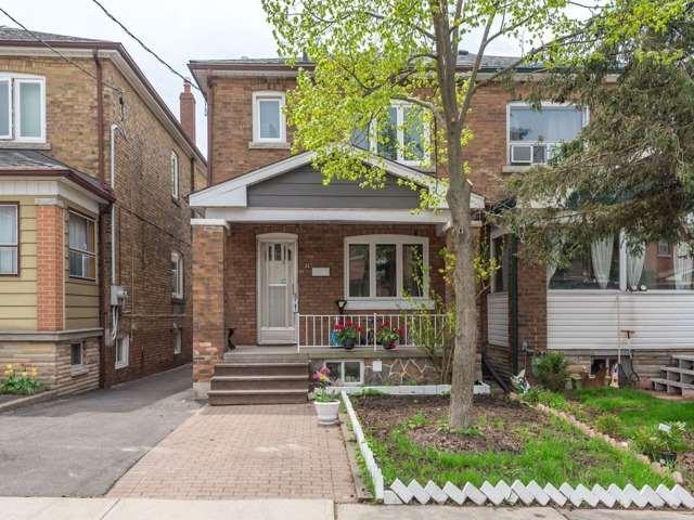 11 Moir Ave, House semidetached with 3 bedrooms, 3 bathrooms and 2 parking in Toronto ON | Image 1