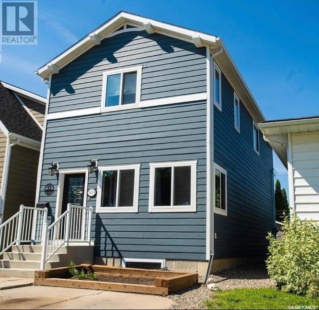 1619 Prince Of Wales Avenue, House detached with 5 bedrooms, 4 bathrooms and null parking in Saskatoon SK | Image 2