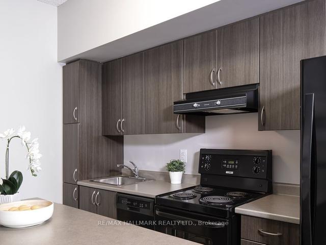 2407 - 570 Bay St, Condo with 2 bedrooms, 2 bathrooms and 1 parking in Toronto ON | Image 17
