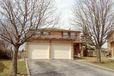 38 Willowcrest Crt, House detached with 3 bedrooms, 4 bathrooms and 4 parking in Brampton ON | Image 1