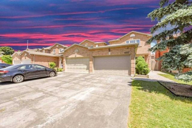 4637 Crosscreek Crt, House detached with 3 bedrooms, 4 bathrooms and 6 parking in Mississauga ON | Image 1