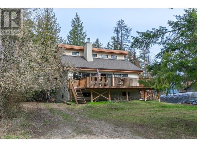 5271 Meadow Creek Crescent, House detached with 3 bedrooms, 2 bathrooms and 4 parking in Columbia Shuswap F BC | Image 35