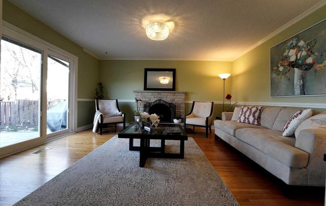 6 Ellenhall Sq, House detached with 4 bedrooms, 4 bathrooms and 4 parking in Toronto ON | Image 4