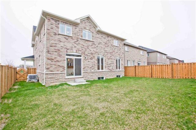 1824 Western Cres, House detached with 4 bedrooms, 4 bathrooms and 2 parking in Oshawa ON | Image 18
