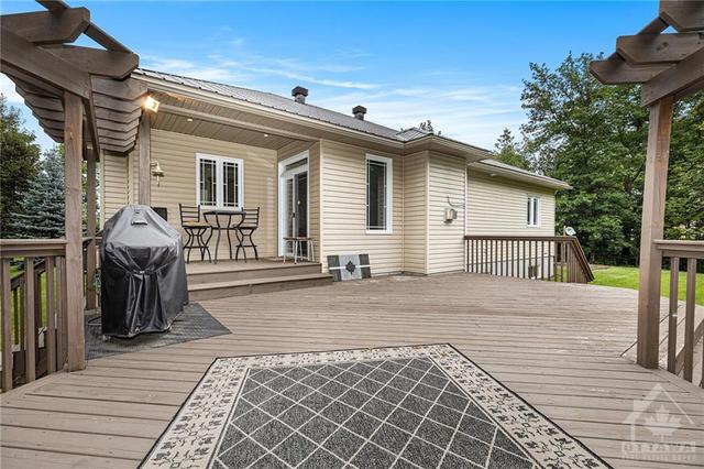 14894 Concession 10 11 Road, House detached with 3 bedrooms, 2 bathrooms and 10 parking in North Stormont ON | Image 19