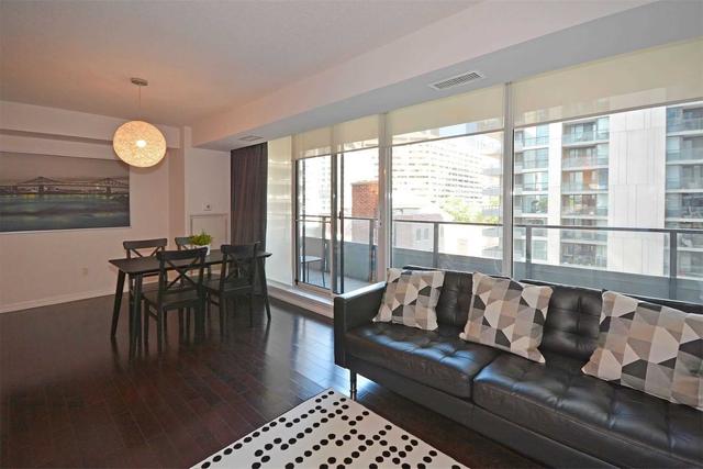 733 - 111 Elizabeth St, Condo with 2 bedrooms, 2 bathrooms and 1 parking in Toronto ON | Image 23