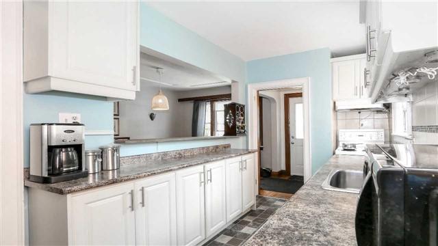 33 Hertle Ave, House semidetached with 2 bedrooms, 2 bathrooms and null parking in Toronto ON | Image 10