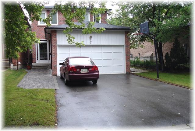 7 Bishop Cres, House attached with 3 bedrooms, 4 bathrooms and 4 parking in Markham ON | Image 1