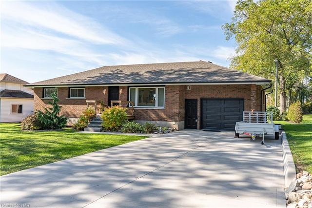 131 Lakewood Avenue, House detached with 6 bedrooms, 1 bathrooms and 6 parking in Fort Erie ON | Image 2