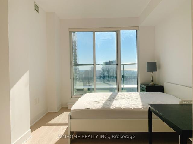 3208 - 955 Bay St, Condo with 3 bedrooms, 2 bathrooms and 1 parking in Toronto ON | Image 11