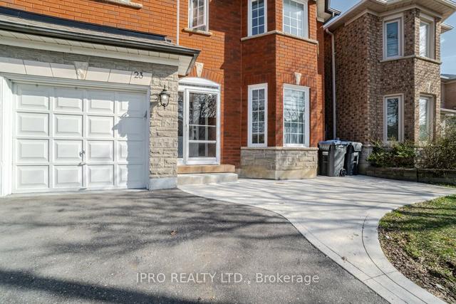 23 Elk St, House detached with 3 bedrooms, 4 bathrooms and 5 parking in Brampton ON | Image 27
