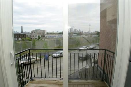 th524 - 25 Laidlaw St, Townhouse with 2 bedrooms, 1 bathrooms and 1 parking in Toronto ON | Image 6
