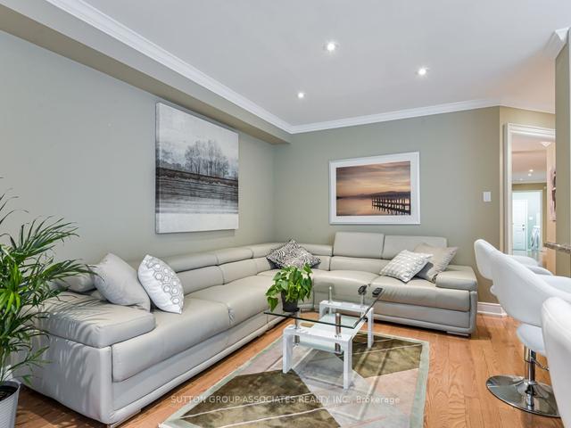 14 Karl Crt, House attached with 4 bedrooms, 5 bathrooms and 5 parking in Vaughan ON | Image 22
