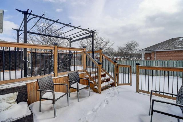 362 Compton Cres, House detached with 3 bedrooms, 2 bathrooms and 5 parking in Oshawa ON | Image 26