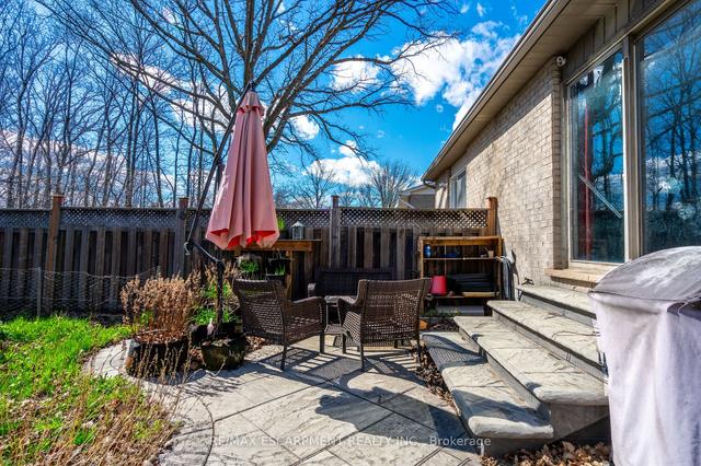358 Macintosh Dr, House semidetached with 3 bedrooms, 2 bathrooms and 3 parking in Hamilton ON | Image 11