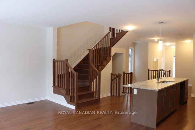 633 Fisher St, House attached with 4 bedrooms, 3 bathrooms and 2 parking in Ottawa ON | Image 4